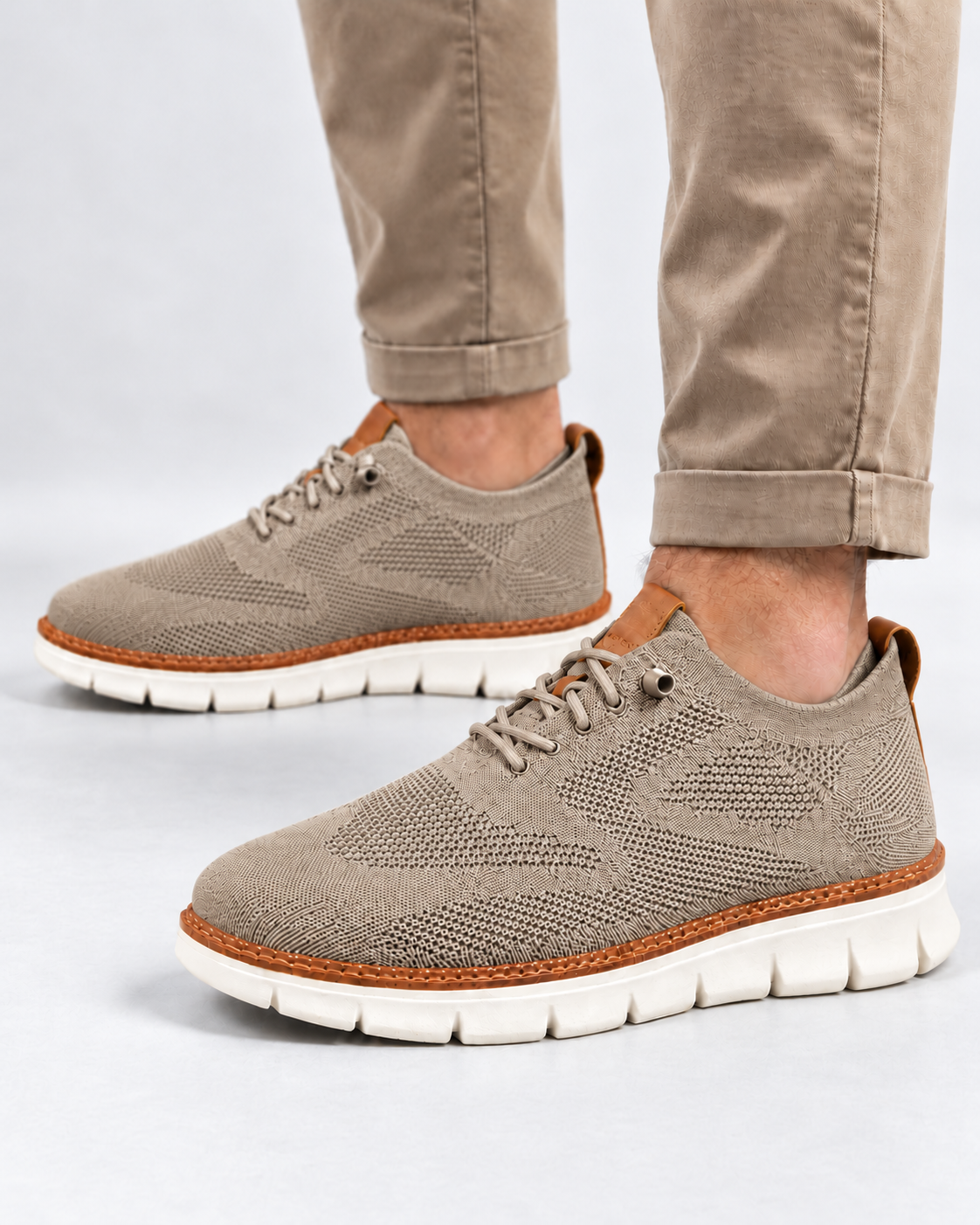 Men's Lightweight Lace-Up Trainers